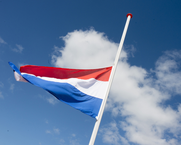 Vlag halfstok.jpg