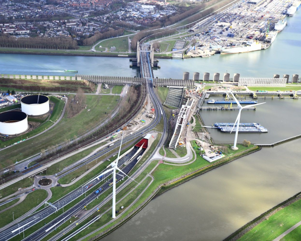 key port rotterdam.jpg