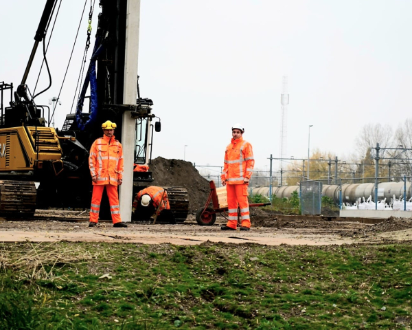 21-371 Eerste paal Westhaven Amsterdam (6).jpeg