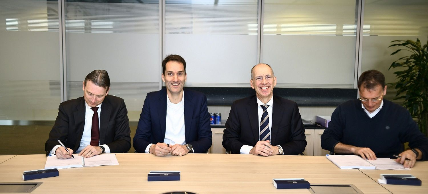 ondertekening-contract-volkerrail-volkerwessel-theemswegtrace-port-of-rotterdam.jpg
